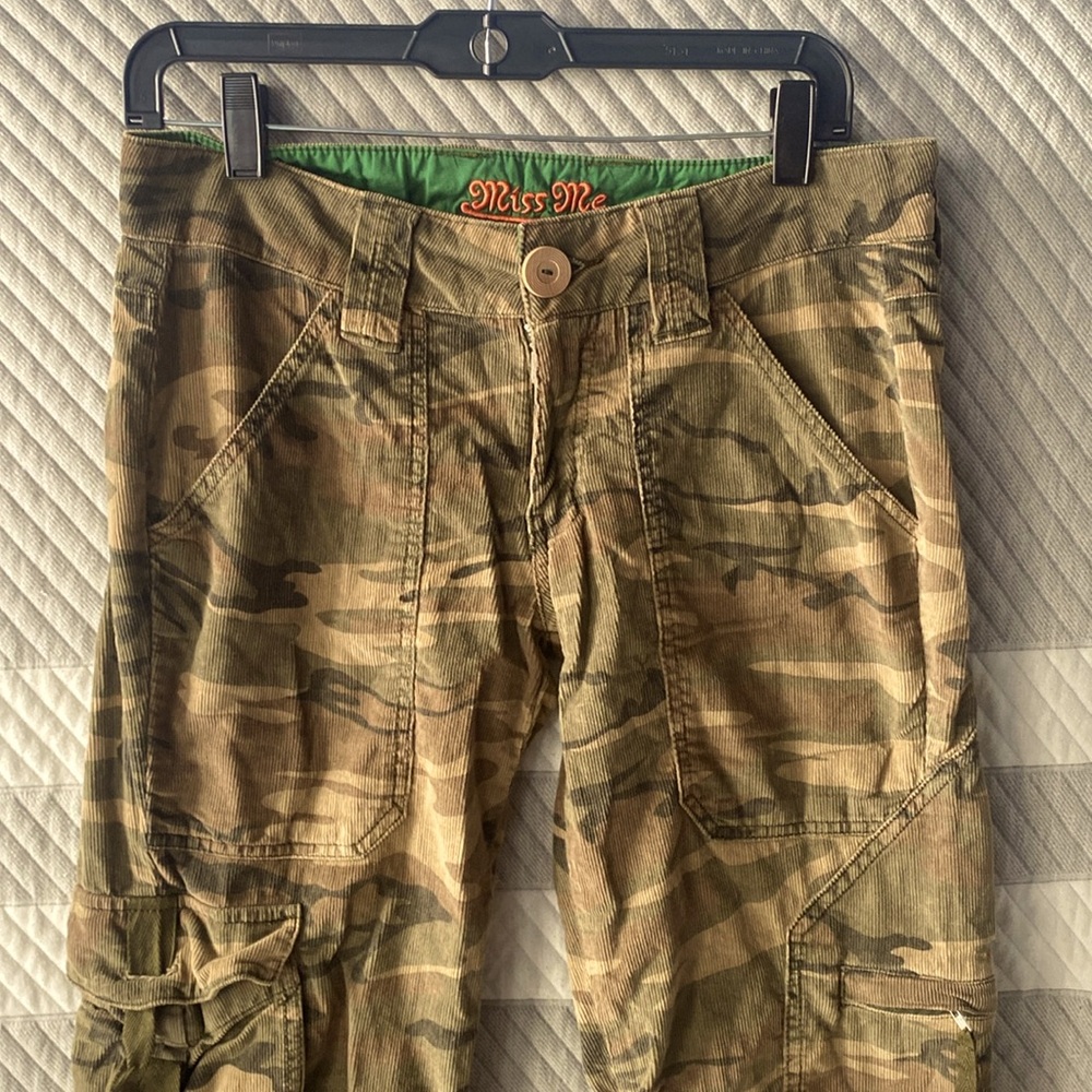 pants with side pockets, camouflage color, size L, low strap